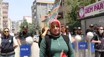 Van'da Evlat Eylemi 106. Haftasında Slogan Atmadan Devam Etti