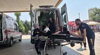 Bursa'da Kontrolden Çıkan Minibüs Şarampole Yuvarlandı: 4 Yaralı