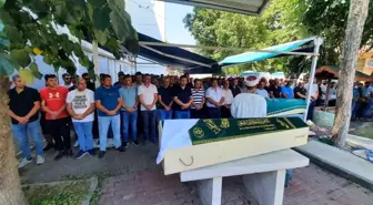 Tekirdağ'da Otomobil ve Süt Kamyonunun Çarpıştığı Kazada 4 Kişi Hayatını Kaybetti