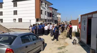 Çorlu'da İnşaat İşçileri Arasında Park Yeri Kavgası: 2 Yaralı, 8 Gözaltı