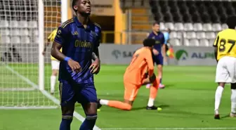 Tüm dünya Jhon Duran'ın yaptıklarını konuşuyor
