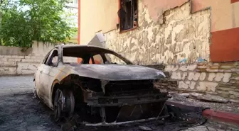 Edirne'de Yangın: İki Otomobil Alev Alev Yandı