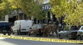 Elazığ'da Silahlı İntihar Girişimi: Bir Polis Yaralandı