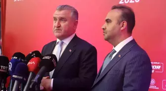 Gençlik ve Spor Bakanı Bak ile Sanayi ve Teknoloji Bakanı Kacır, 'Bigg Spor Ödülleri' törenine katıldı