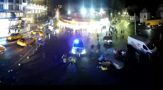 Taksim'de Polisle Tartışan İki Kadın Gözaltına Alındı