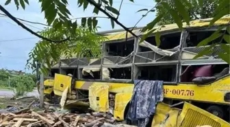 Vietnam'da Otobüs Kazasında 9 Kişi Hayatını Kaybetti