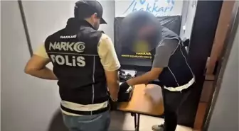 Hakkari'de Kargo Aracında 17 Kilo Uyuşturucu Ele Geçirildi