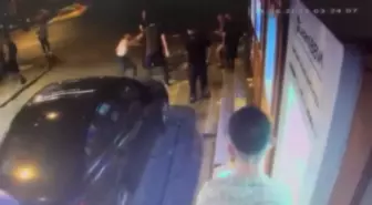 Beyoğlu'nda Bıçaklı Kavga: 17 Yaşındaki Genç Ağır Yaralandı