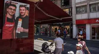 İstanbul'da Yapay Zeka ile Üretilen Ünlü Fotoğraflar Viral Oldu