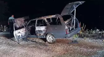 Manisa'da Seyir Halindeki Otomobil Alev Aldı