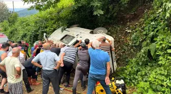 Rize'de Çay Toplama Giderken Minibüs Devrildi: 2 Ölü, 3 Yaralı