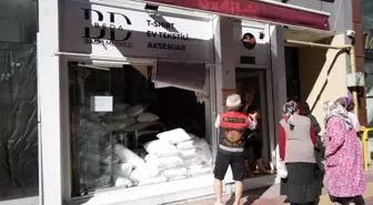 Samsun'daki Tekstil Mağazasında Yangın: Hızlı Müdahale ile Tehlike Atlatıldı