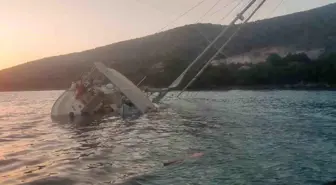 Bodrum’da Yelkenli Tekne Kayalıklara Çarparak Su Almaya Başladı