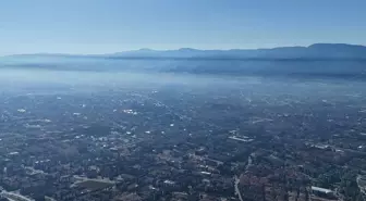 5 gündür yanıyor, duman ve kül komşu şehrin üzerini kapladı