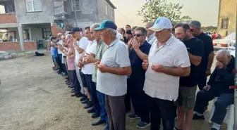 Karasu’da Trafik Kazası: Eşini Kaybeden Kadın ve Eşi Yan Yana Defnedildi