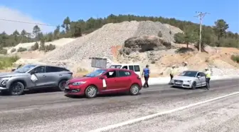 Bursa'da Orhaneli-Harmancık Yolu Yangın Nedeniyle Trafiğe Kapalı