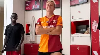 Dünyaca ünlü yıldız Golovin, Galatasaray forması giydi