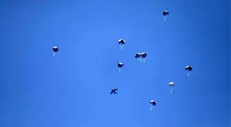 Gazze'ye Havadan İnsani Yardım Yeniden Başladı