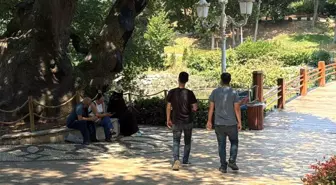 İstanbul'da Hava Sıcaklıkları Artınca Bebek Sahili Dolu
