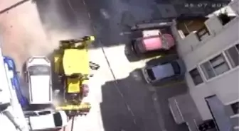 Kocaeli'de Kontrolden Çıkan Kepçe, Araçlara Çarparak Durdu