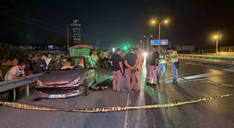 Sakarya'da Kontrolden Çıkan Otomobil Bariyerlere Çarptı: Sürücü Hayatını Kaybetti