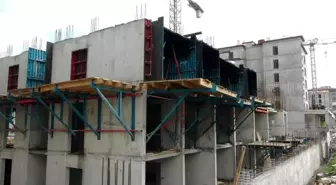 Malatya'da İnşaattan Düşen İşçi Yaralandı