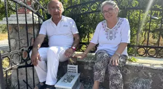 Antalya'da Aile, Kuşlarına Mermer Mezar Yaptırdı