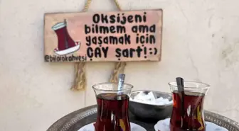 Artuklu'da 50 Yıldır Çaycılık Yapan Esnaf, Sıcaklara Rağmen Mesaisine Devam Ediyor
