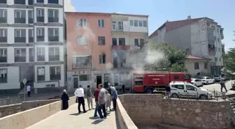 Aksaray'da Apartmanda Yangın Paniğe Neden Oldu