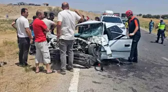 Aksaray'da Otomobil-Kamyonet Kazası: 1 Ölü, 3 Yaralı