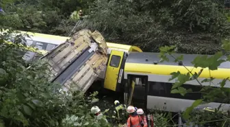 Almanya'da Yolcu Treni Kazasında 3 Kişi Hayatını Kaybetti