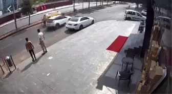 Diyarbakır'da aynasız yola fırlayan sürücü ile taksi çarpıştı