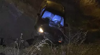 Elazığ'da Kontrolden Çıkan Otomobil Şarampole Düştü, 5 Yaralı