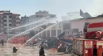 Gaziantep'te meslek lisesindeki yangına müdahale sürüyor