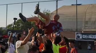 Kanseri Yenen Yasin, Halı Sahada Zaferini Kutladı