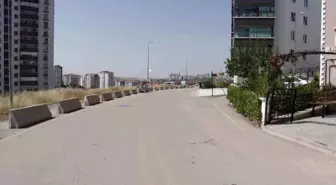 Ankara'da Kontrolden Çıkan Araç İki Gence Çarptı