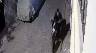 Adana'da Motosiklet Hırsızı Yakalandı