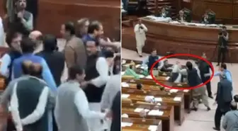 Pakistan'da eyalet meclisinde milletvekiline tokatlı saldırı