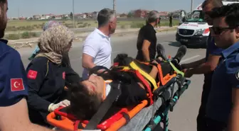 Ehliyetsiz Sürücü Polis Memuruna Çarptı, Tutuklandı