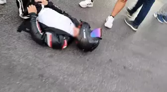 Aydın'da Ticari Araç ile Motosiklet Çarpıştı, 2 Yaralı
