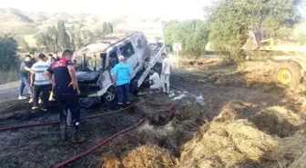 Isparta'da Tarlada Yangın: Saman Balyaları ve Araç Yanarak Kullanılamaz Hale Geldi