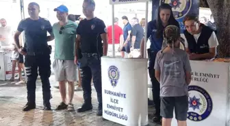 Burhaniye'deki Kitap Fuarında Emniyet Ekipleri Bilgilendirme Yaptı
