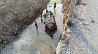 Zonguldak'ta Dereye Devrilen Otomobilde Baba ve Oğlu Hayatını Kaybetti