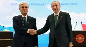 TOKAYEV'E TÜRKİYE CUMHURİYETİ DEVLET NİŞANI TEVCİH EDİLDİ