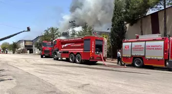 Gaziantep'te Halı Fabrikasında Yangın, Ekipler 4 Saatte Kontrol Altına Aldı