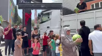 Hatay'da Hayırsever Esnaf 20 Ton Karpuzu Ücretsiz Dağıttı