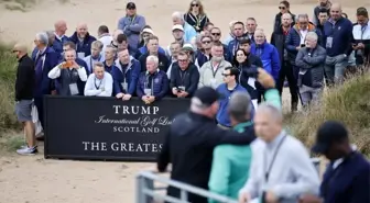 Trump, İskoçya'daki Yeni Golf Tesisinin Açılışını Yaptı