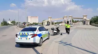 Karaman'da Motosiklet ve Otomobil Çarpıştı: Sürücü Yaralı