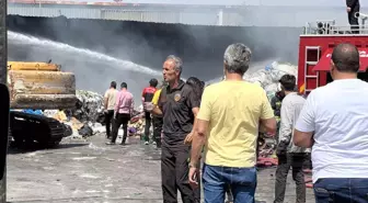 Konya'daki Geri Dönüşüm Fabrikasında Yangın Paniği