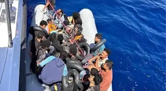 Kuşadası Açıklarında 22 Düzensiz Göçmen Kurtarıldı